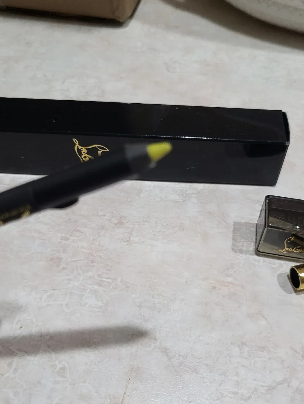 New In Box Christian Louboutin Oeil Velours Velvet Eye Definer HOT CHICK 500